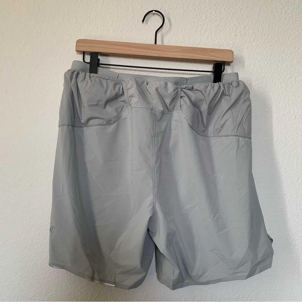 Lululemon Men’s Water-Repellent Hiking Short 7” Lined Mesh Large - Picture 2 of 7